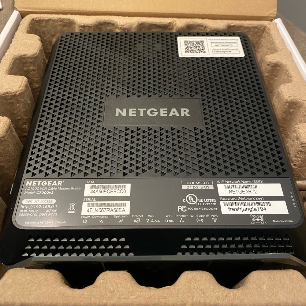 NETGEAR Nighthawk AC1900 WiFi Cable Modem Router - Picture 2 of 5